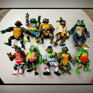Assorted Vintage Teenage Mutant Ninja Turtle Figures